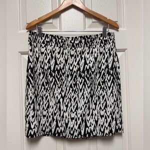 Loft Skirt Size 10. White and dark Olive